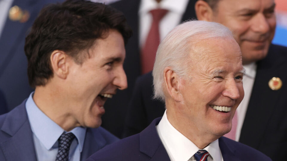 Justin Trudeau deveria renunciar