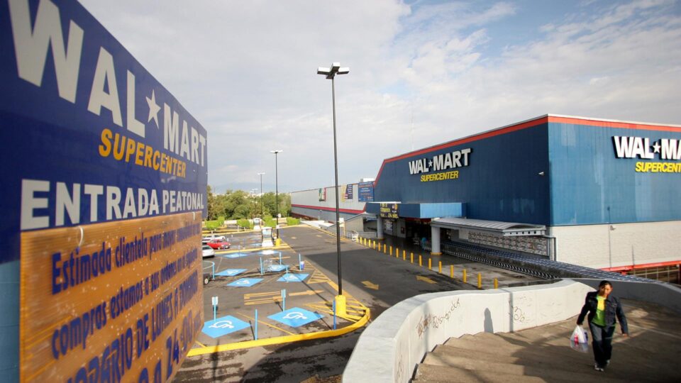 Walmart abandona produtos “transgêneros” para crianças e políticas woke