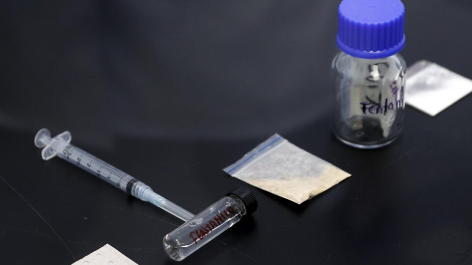 Acesso fácil e potência máxima: como a tecnologia estimula o consumo de drogas