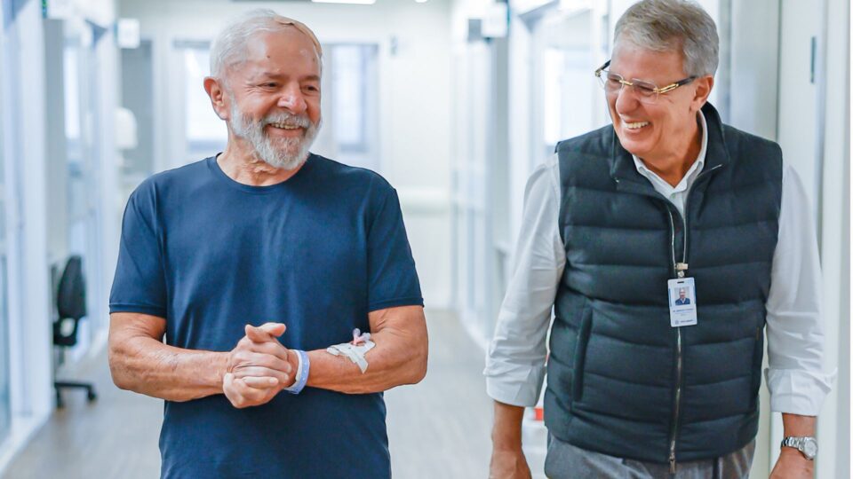 A dificuldade de rezar uma Ave Maria pela recuperação do Lula