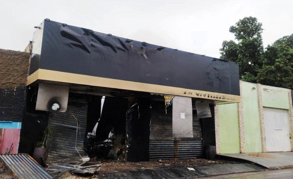 Corpo de Bombeiros realiza o desencarceramento de três vítimas presas às ferragens de veículo