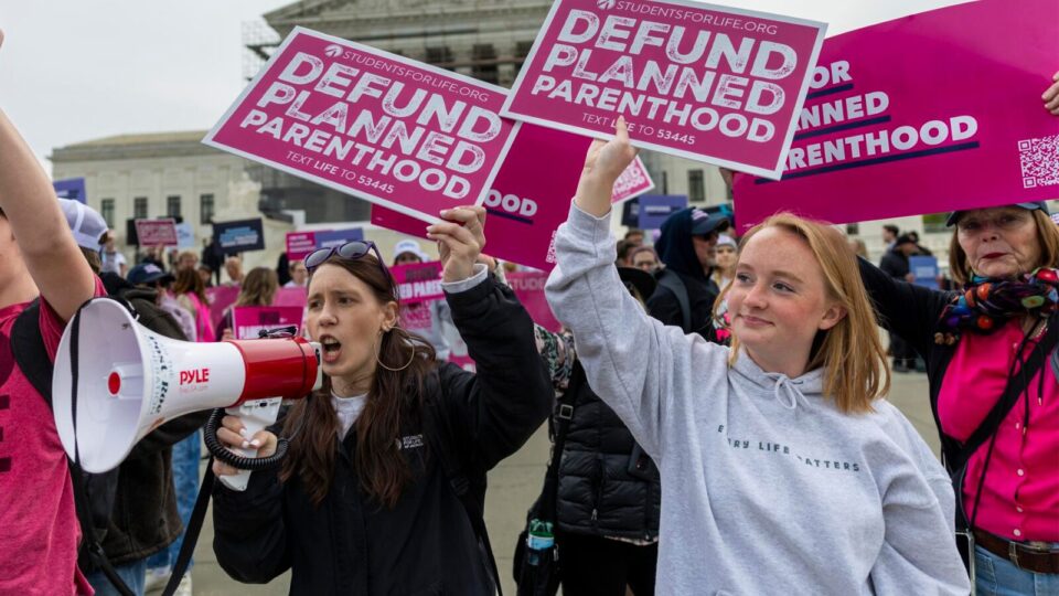 Há 53 anos, o caso Roe v. Wade legalizou o aborto nos EUA. Celebremos o seu fim