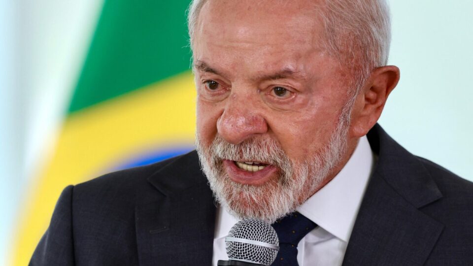 Lula fala mais sobre o Corinthians do que sobre Vorcaro ou INSS