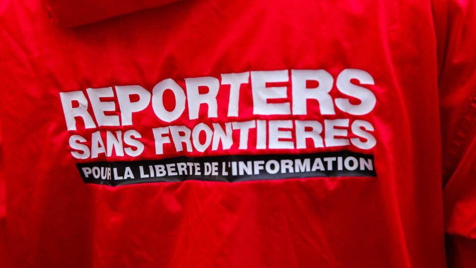 Faz-de-conta: ONG francesa melhora nota do Brasil em ranking de liberdade de imprensa