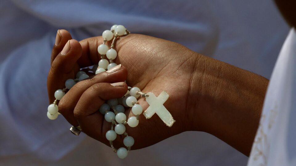 Pesquisa revela que pais desempenham papel decisivo no futuro religioso dos filhos