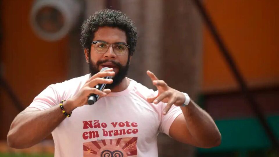 Influenciador comunista deixa partido que queria “socializar” seu canal no YouTube