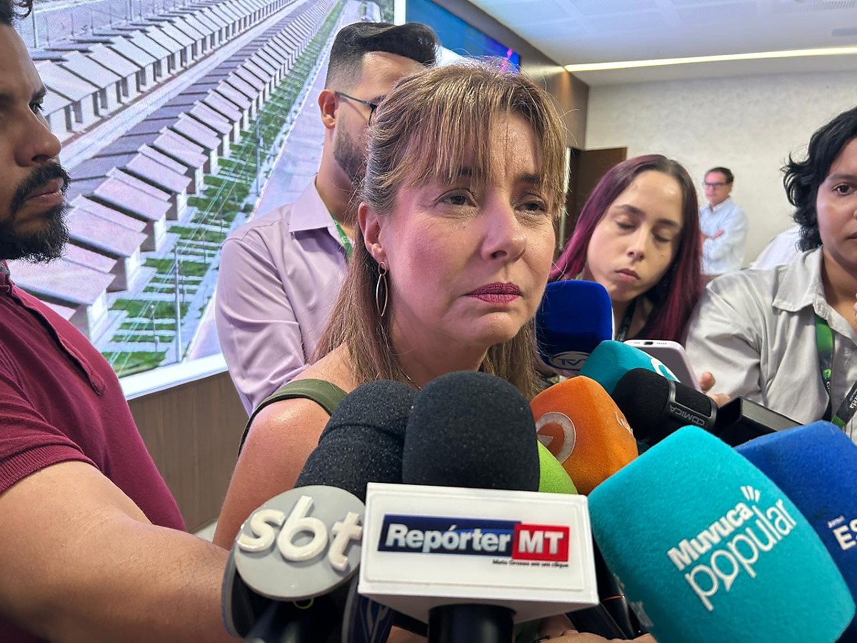 Abalada, Flávia Moretti descarta incêndio criminoso em barracão da Educação: "Estamos com o coração cortado"