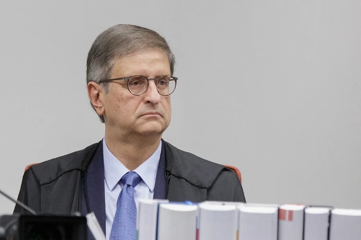 PGR contraria Moraes e defende lei que pode reduzir pena de Bolsonaro e de réus do 8 de janeiro