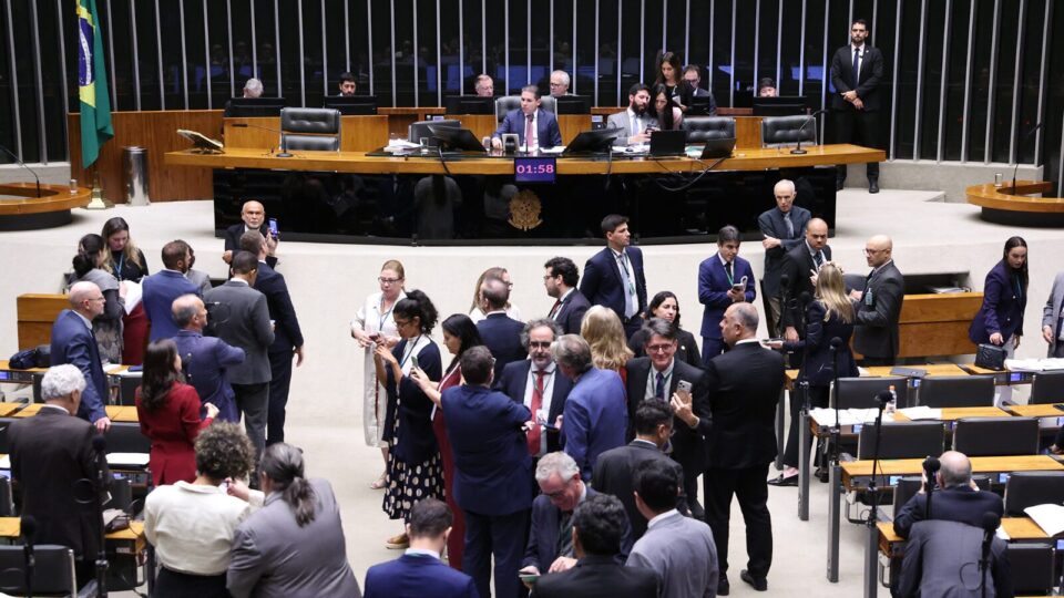 Oito perigos do PL da Misoginia, que avança no Congresso