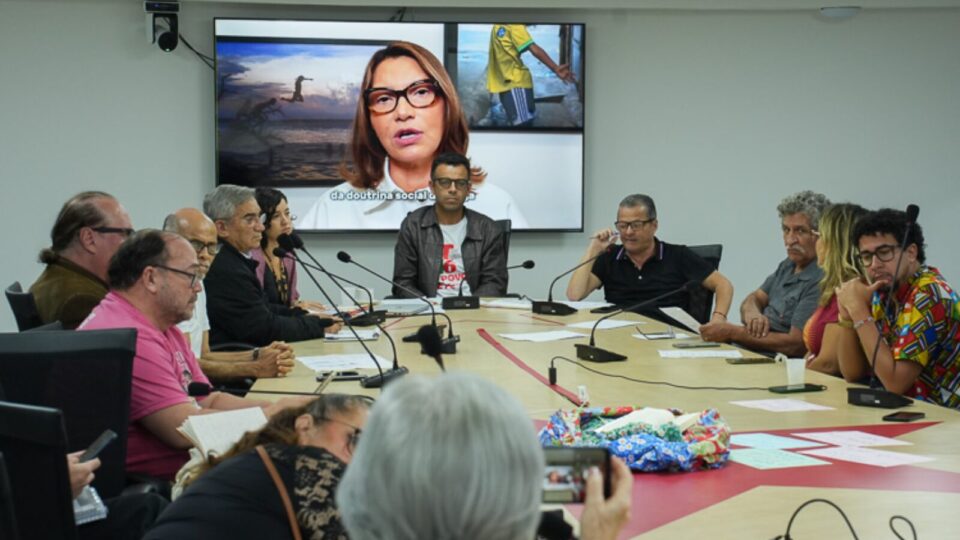 Sem falar de aborto, PT organiza encontro católico para atrair eleitor religioso
