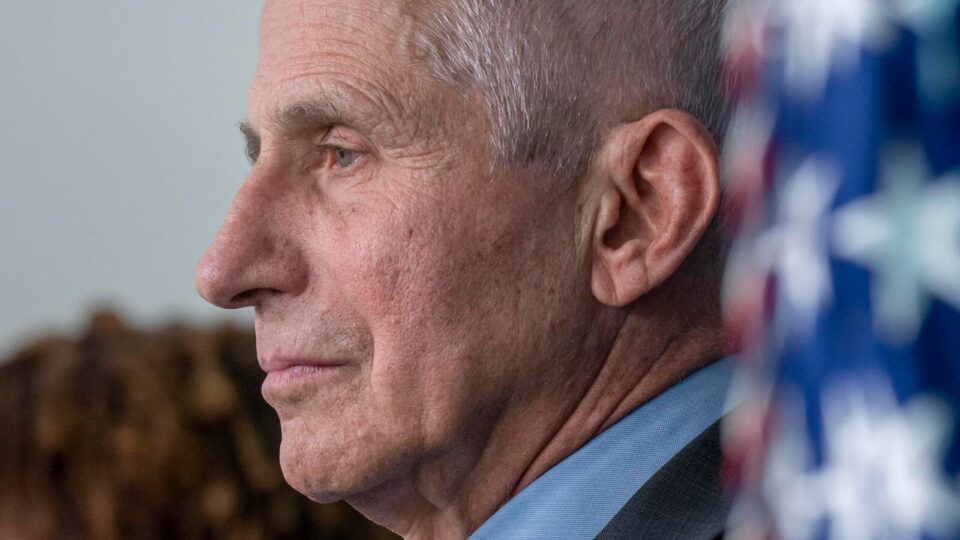 Por que Anthony Fauci usou a Quinta Emenda para silenciar no Congresso?