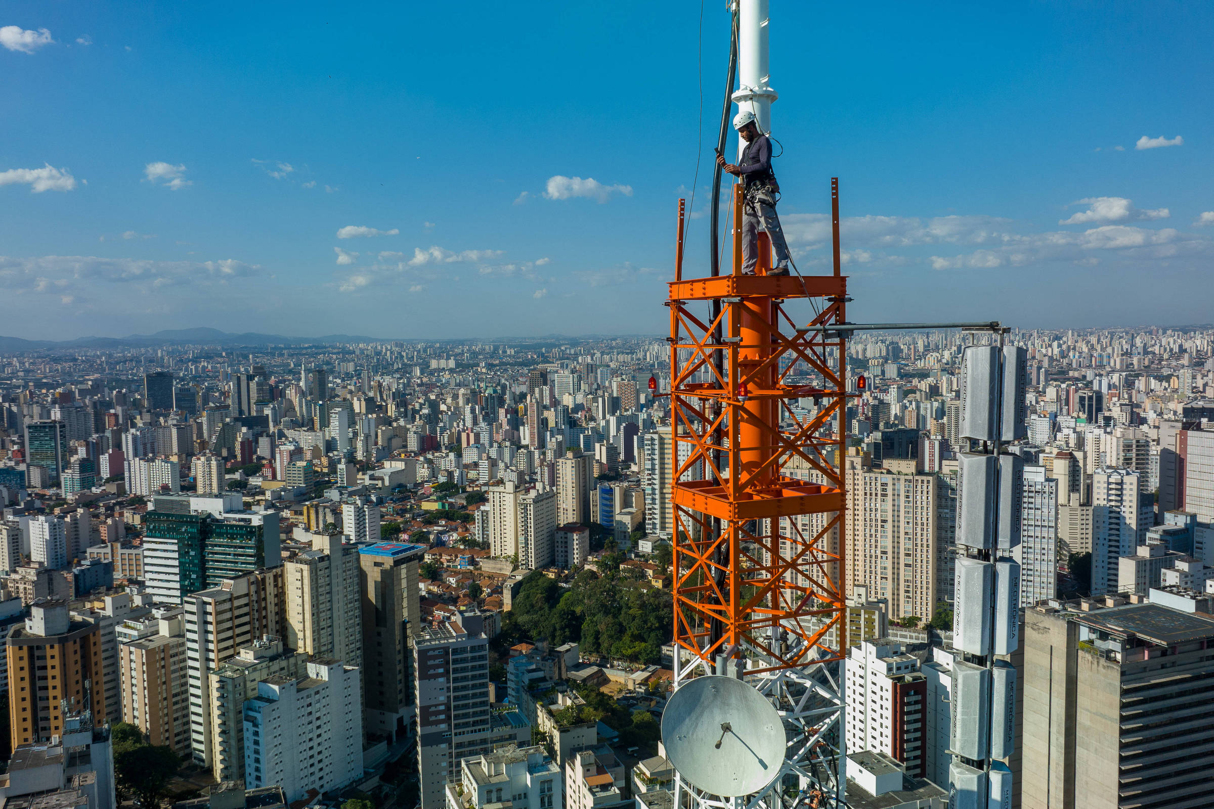 STF julga nesta sexta regra da distância mínima para torres de celular