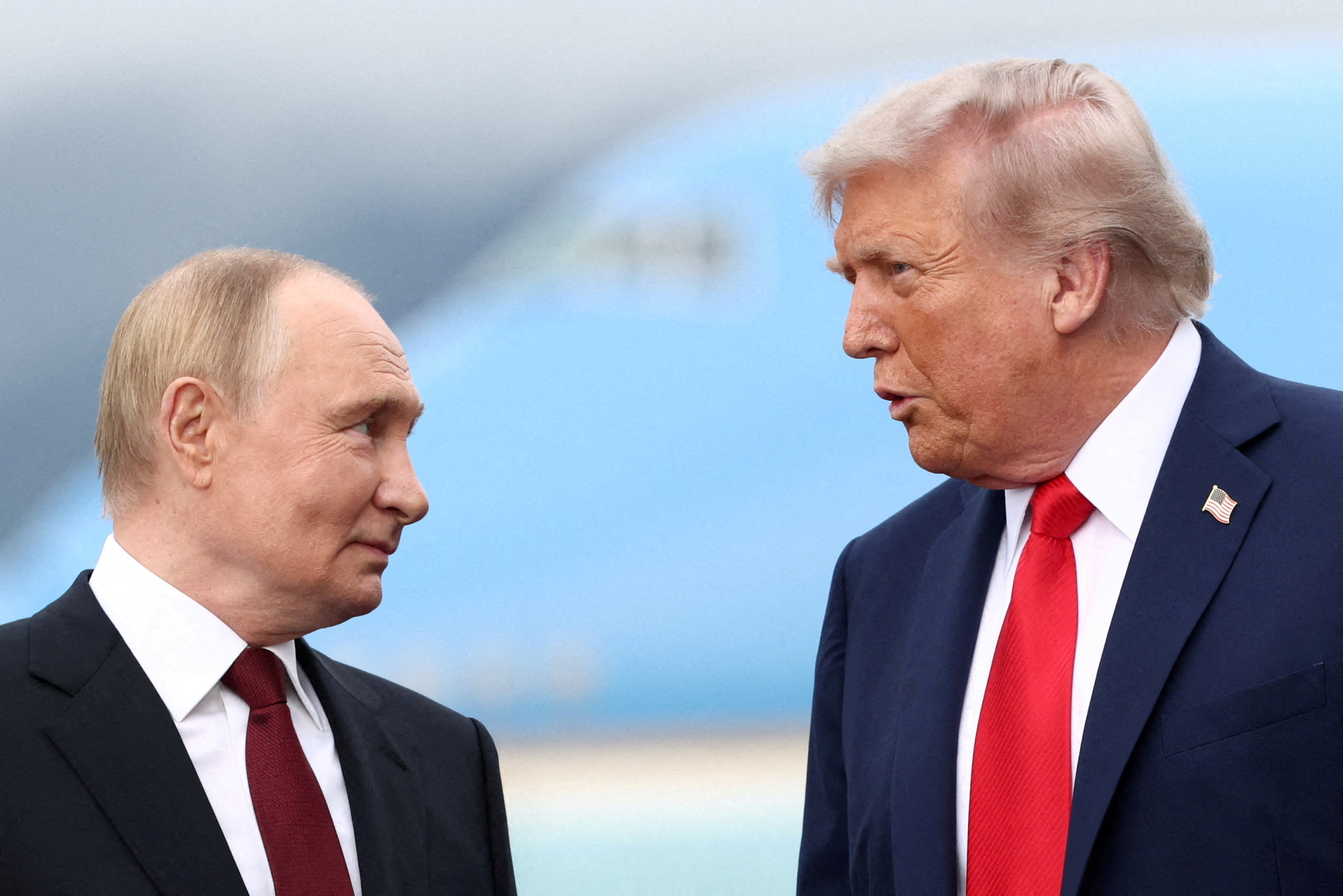 Democratas dizem que Rússia faz campanha de desinformação contra oposição de Trump nas midterms
