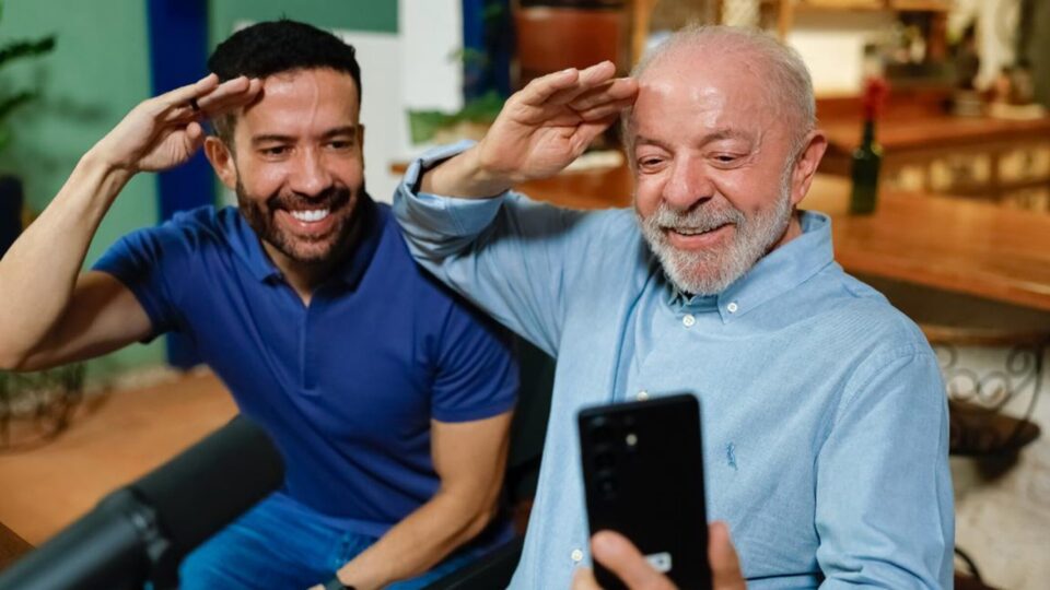 O Janones mandou: para salvar Lula, agora vale tudo — até ser patriota