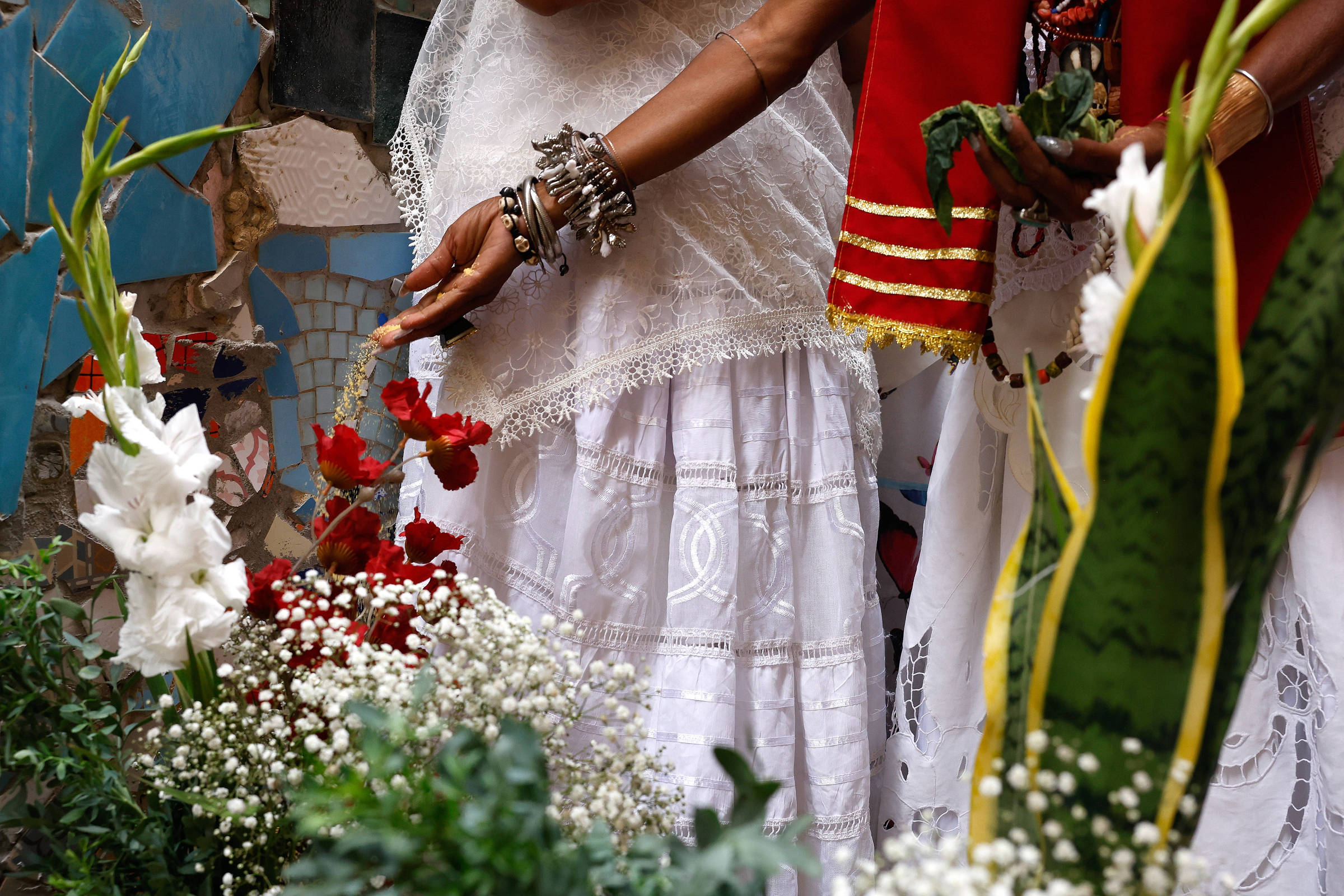 Bolsonaristas atacam rituais de religiões afro-brasileiras para evocar guerra espiritual contra Flávio